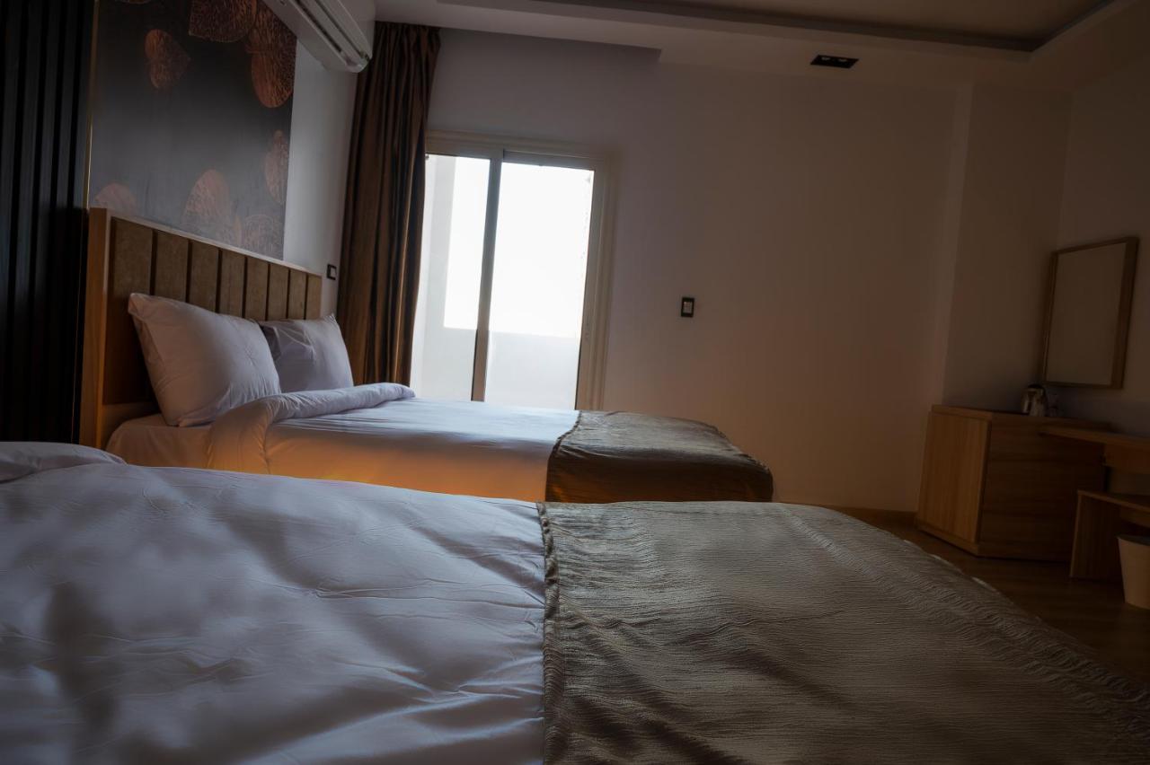 Palm Pyramids View Inn Kafrat al Jabal Exterior photo