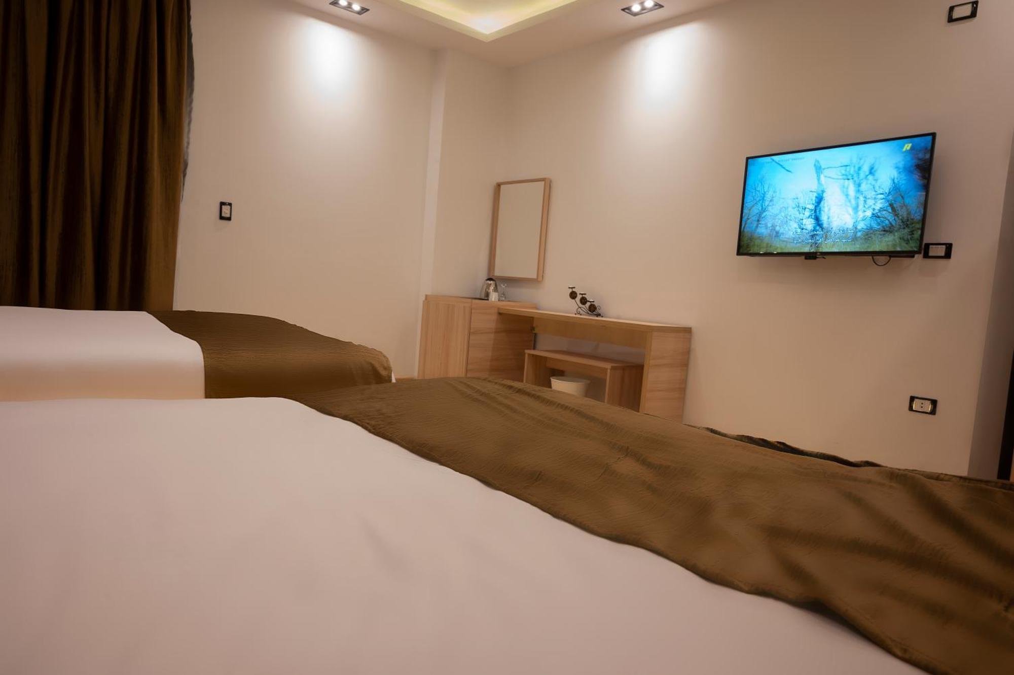 Palm Pyramids View Inn Kafrat al Jabal Exterior photo